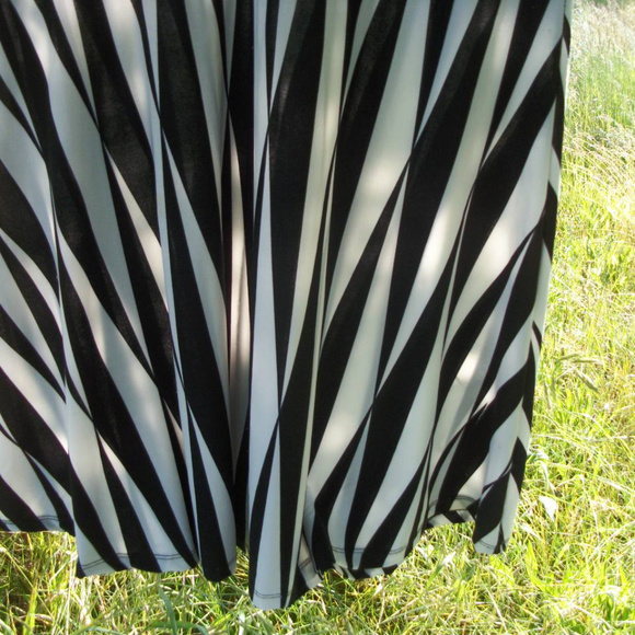 ZEBRA ZEBRA BELLA BERRY ZEBRA BACK CUT OUT DRESS 12 - Picture 7 of 8